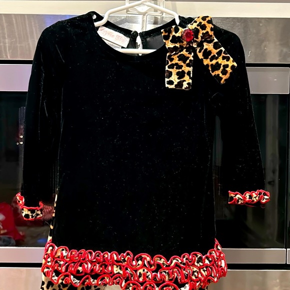 Girls 18 month Black Velvet with Leopard Print trimmed in red Pants Set. - Picture 3 of 3